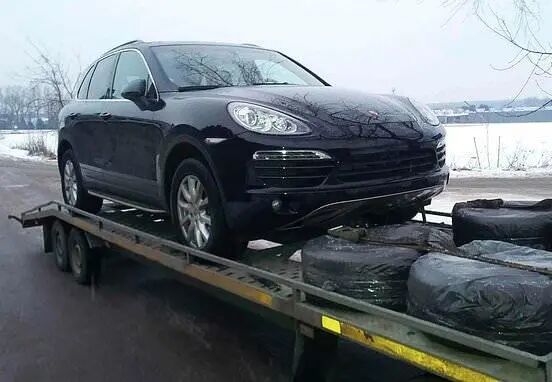 信钰配资 俄罗斯数百辆保时捷突遭锁死断电，疑遭卫星干扰，当地经销商：不排除人为